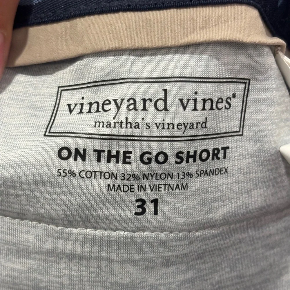 Vineyard Vines On The Go Shorts Mens 31 Khaki Tan Performance Stretch Cotton